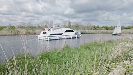 Río-Waveney-Suffolk-Broads-Turismo-Vías-Navegables-Ocio-Navegación