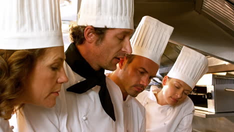 Head-chef-explaining-something