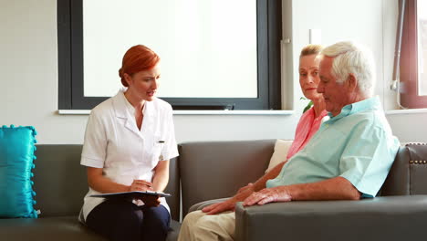 Nurse-visiting-her-patients