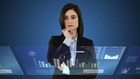 Geschäftsfrau-Berührt-Digitalen-Bildschirm