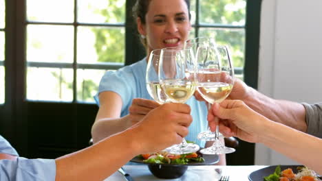 Business-people-toasting-with-champagne