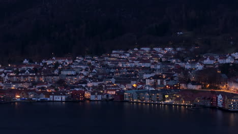 Drone-shot-of-Sandviken-in-Bergen-by-night
