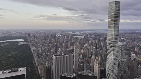 NYC-New-York-Aerial-v339-drone-flyover-Midtown-Manhattan-capturing-cityscape-of-Upper-East-Side,-Central-Park-featuring-skyscrapers-in-Billionaires'-Row---Shot-with-Mavic-3-Pro-Cine---September-2023