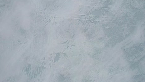 Disparo-De-Un-Dron-Sobre-Un-Lago-Congelado-En-Minnesota-En-Enero