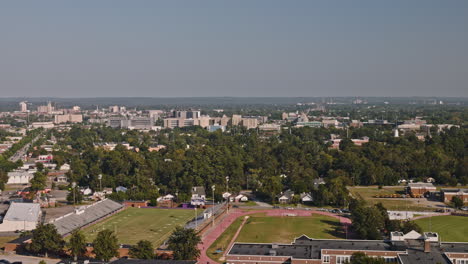 Academia-Aérea-De-Sobrevuelo-De-Drones-V25-De-Augusta-Georgia-Del-Terreno-Escolar-Del-Condado-De-Richmond-Que-Captura-Vistas-Del-Vecindario-Residencial-Del-Centro-Y-Del-Paisaje-Urbano-Del-Centro-De-La-Ciudad---Filmada-Con-Inspire-3-8k---Octubre-De-2023