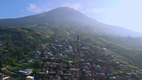 A-small-village-on-the-slopes-of-mount-sumbing-in-Indonesia