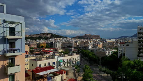 Luftaufnahme-Von-Athen-Mit-Der-Akropolis-Auf-Dem-Sockel