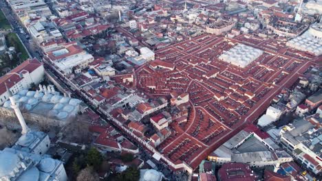 Grand-Bazaar-and-Spice-Bazaar-Markets,-between-Beyazit-and-Nuruosmaniye-Mosque-in-Istanbul,-Turkey