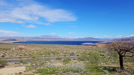 Vistas-Panorámicas-Del-Lago-Mead-Desde-El-Centro-De-Visitantes-A-Lo-Largo-De-Lakeshore-Road,-Nevada,-EE.UU.