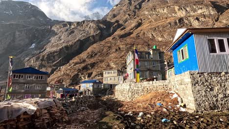 Paisaje-De-La-Ciudad-De-La-Caminata-Por-El-Valle-De-Langtang