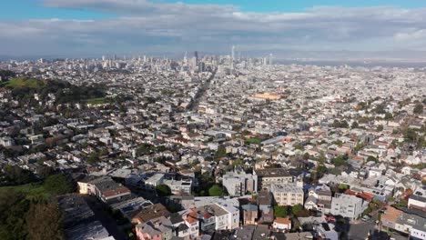 Drone-shot-from-the-hills-panning-up-on-all-of-San-Francisco,-California