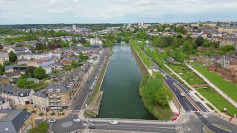 Puente-Pont-Yssoir-Sobre-El-Río-Sarthe-En-La-Ciudad-De-Le-Mans,-Francia