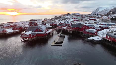 Vista-Aérea-Del-Hermoso-Paisaje-De-Las-Islas-Lofoten-Durante-El-Invierno