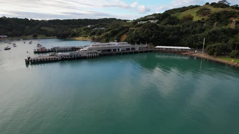 Fährterminal-Waiheke-Auf-Der-Insel-Waiheke-In-Auckland,-Neuseeland