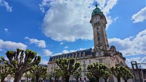 Campanario-De-La-Estación-De-Limoges-benedictins,-Francia