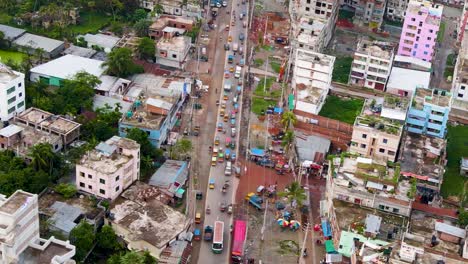 Una-Carretera-Muy-Congestionada-En-Barisal,-Bangladesh:-Toma-Aérea-De-Un-Dron