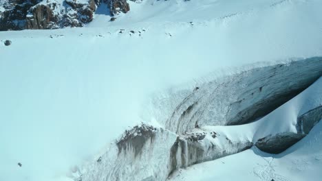 Valle-De-Nieve,-Hielo-Y-Roca,-Ubicación-Montañosa-De-Kazajstán,-Aéreo