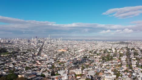 Luftaufnahme-Der-Innenstadt-Von-San-Francisco-Vororte-Von-Den-Hügeln