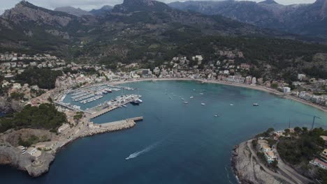 Aerial-View-High-Above-Harbor-of-Port-Soller-in-Mallorca,-Spain