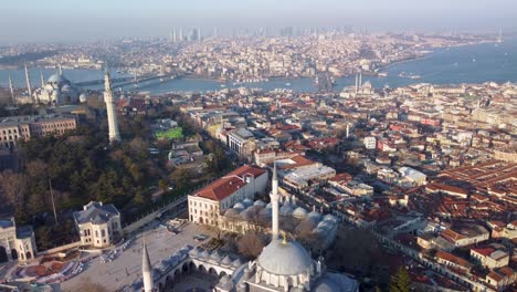 Grand-Bazaar,-Spice-Market-and-Beyazit-Mosque-in-Istanbul,-Turkey