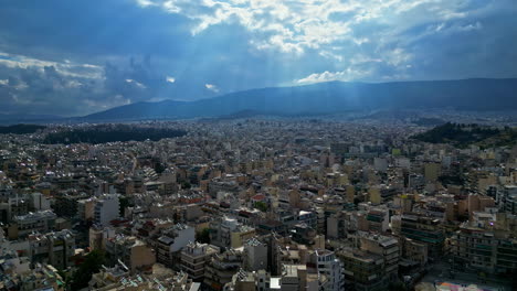 Panoramablick-Auf-Die-Stadt-Athen-Von-Oben-In-Gleitender-Aufnahme