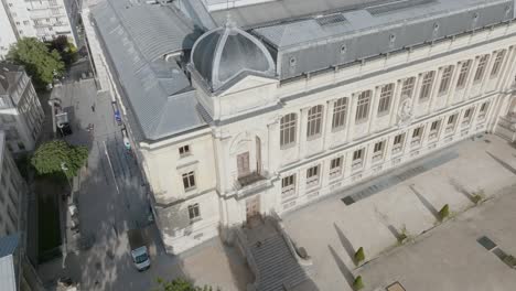 El-Museo-Natural-De-París-En-Un-Día-Soleado,-Vista-Aérea.