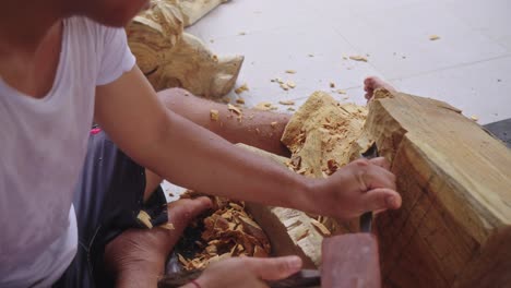 Wood-Carving-With-Mallet-And-Chisel