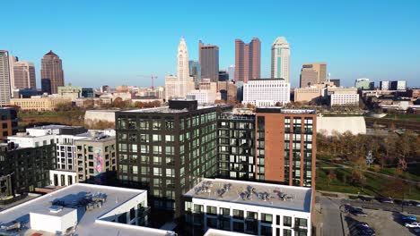 Skyline-Von-Columbus,-Ohio-Mit-Scioto-River