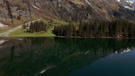 Pintoresco-Lago-Hintersee,-Parque-Nacional-De-High-Tauern-En-Tirol,-Austria