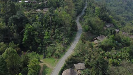 Drohnenaufnahme-Der-Landschaft-Oder-Der-Häuser-Und-Der-Umgebung-Der-Menschen,-Die-In-Nagaland,-Indien-Leben