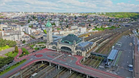 Estación-De-Limoges-benedictins,-Francia.-Dron-Aéreo-Al-Revés