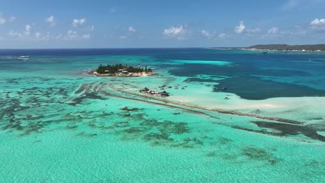 Aquarium-Bay-In-San-Andres-Auf-Der-Karibikinsel-Kolumbien