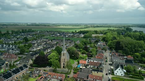 Die-Dorfkirche-Von-Mijnsheerenland-In-Den-Niederlanden,-Gegründet-1445,-Vorderansicht