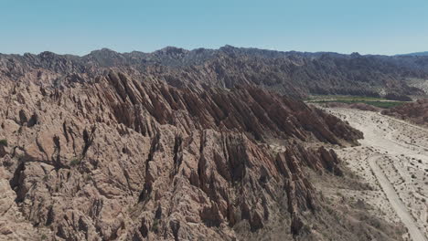 Vogelperspektive-Der-Quebrada-De-Las-Flechas-Mit-Ihren-Felsformationen,-Die-Pfeilspitzen-ähneln