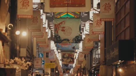 Crowded-Nishiki-Market-In-Downtown-Kyoto,-Japan