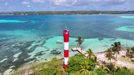 Leuchtturm-Von-San-Andres-In-San-Andres,-Providencia-Und-Santa-Catalina,-Kolumbien