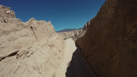 Imagen-Aérea-Panorámica-De-La-&quot;Quebrada-De-Las-Lechas&quot;-En-La-Mística-Ruta-40-En-Salta,-Argentina,-Sudamérica,-En-Medio-De-La-Cordillera-De-Los-Andes