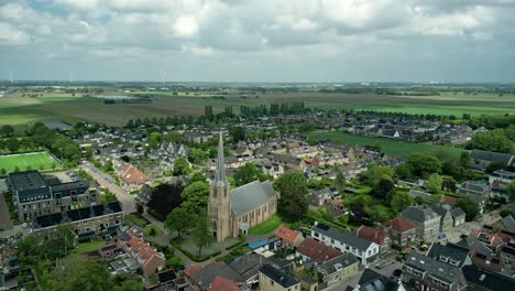 La-Iglesia-Del-Pueblo-De-Mijnsheerenland-En-Los-Países-Bajos,-Fundada-En-1445,-Vista-Lateral