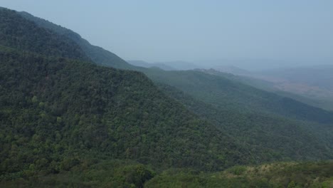 Vista-De-Drones-Del-Paisaje-O-De-Las-Casas-Y-El-Entorno-De-Las-Personas-Que-Viven-En-Nagaland,-India.