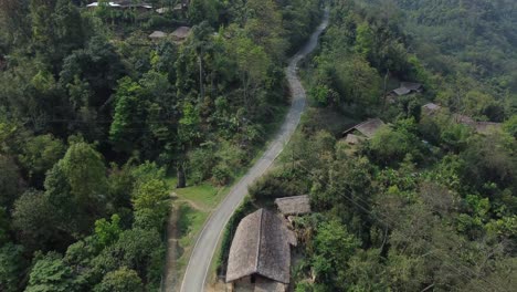 Drohnenaufnahme-Der-Landschaft-Oder-Der-Häuser-Und-Der-Umgebung-Der-Menschen,-Die-In-Nagaland,-Indien-Leben