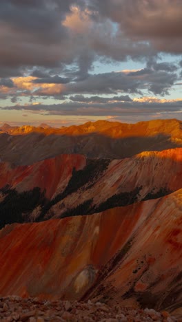 Vertical-4k-Timelapse,-Clouds-Moving-Above-Hills-of-Red-Mountain-Pass,-Colorado-USA