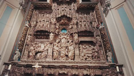 Zoomen-Sie-Auf-Detaillierte-Altar-Im-Inneren-Der-Kirche-Halle-Von-San-Pablo-In-Zaragoza-Denkmal