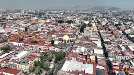 Toma-Aérea-Del-Histórico-Templo-De-Nuestra-Señora-De-Loreto-En-La-Ciudad-De-México,-México,-Una-De-Las-Cúpulas-Más-Grandes-De-La-Ciudad-De-México