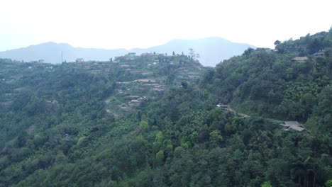 Vista-De-Drones-Del-Paisaje-O-De-Las-Casas-Y-El-Entorno-De-Las-Personas-Que-Viven-En-Nagaland,-India.