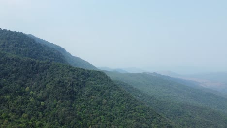 Drohnenaufnahme-Der-Landschaft-Oder-Der-Häuser-Und-Der-Umgebung-Der-Menschen,-Die-In-Nagaland,-Indien-Leben