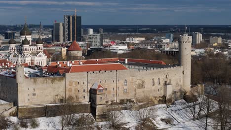 Toompea-Castle-built-in-the-Middle-Ages-in-the-old-town,-Tallinn,-Estonia