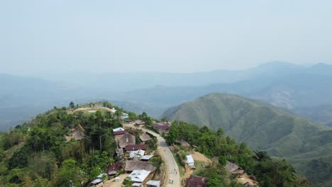 Drohnenaufnahme-Der-Landschaft-Oder-Der-Häuser-Und-Der-Umgebung-Der-Menschen,-Die-In-Nagaland,-Indien-Leben