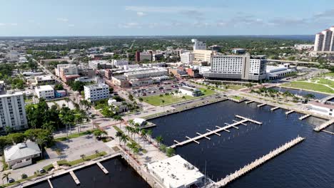 Fort-Myers-Florida-aerial-push-in-to-the-skyline