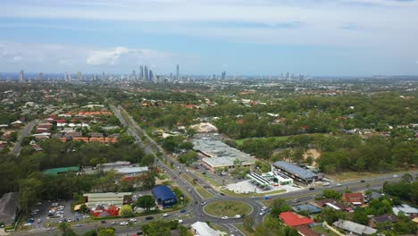 Drone-4k---Vista-Aérea-Sobre-Ashmore-En-La-Costa-Dorada-De-Australia