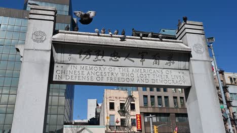 Chinatown,-NYC-Memorial---Im-Gedenken-An-Die-Amerikaner-Chinesischer-Abstammung,-Die-Bei-Der-Verteidigung-Von-Freiheit-Und-Demokratie-Ihr-Leben-Verloren-Haben